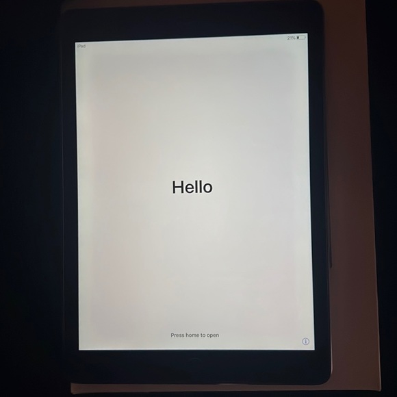 IPad Air - Picture 3 of 3